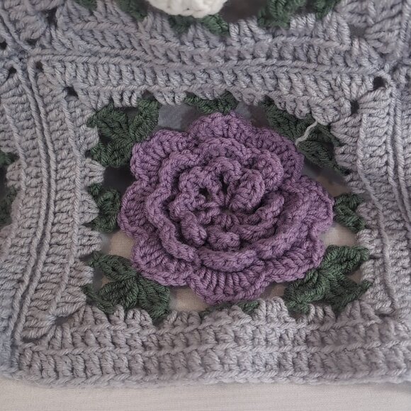 Vintage Crochet 3D Floral Blanket Grey Multi Flower Handmade Granny Square 54" - Picture 11 of 12